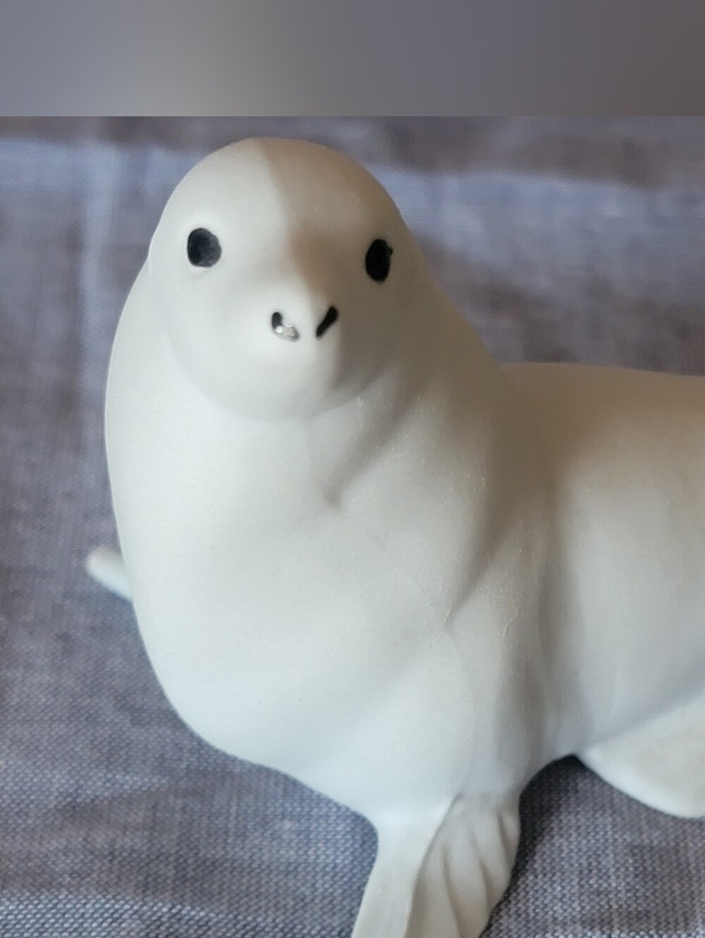 Horizon Porcelain Vintage Seal Figurine
